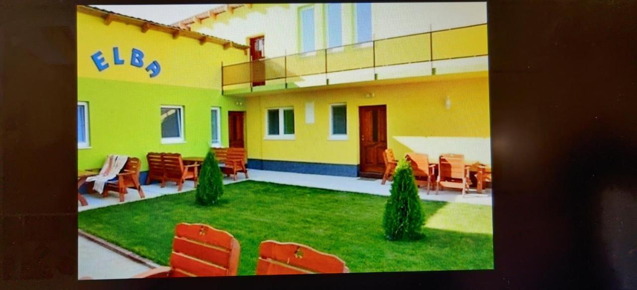 Apartmany Elba Velky Meder Exterior photo